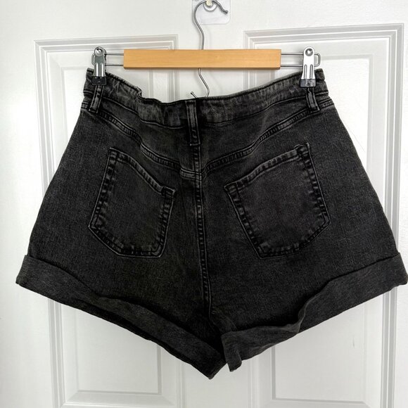 Wild Fable Super High Rise Rolled Cuff Shorts Size 14 Black/Grey Wash 2.5 inch - Picture 6 of 7